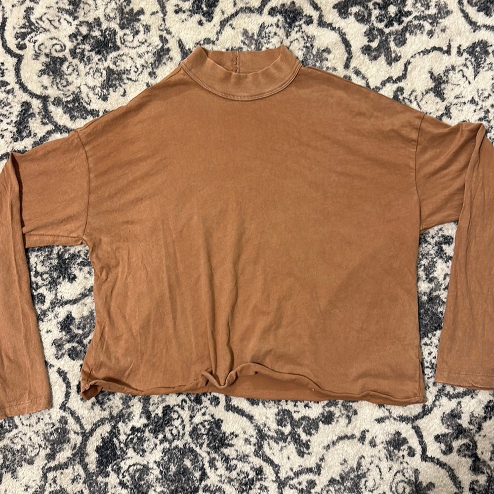 Aerie cropped shirt